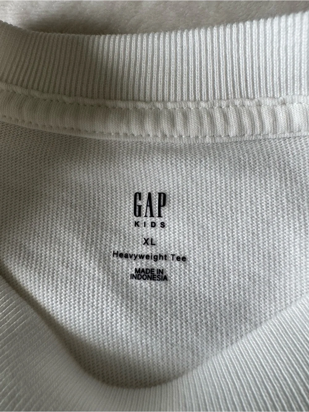 GAP simple white